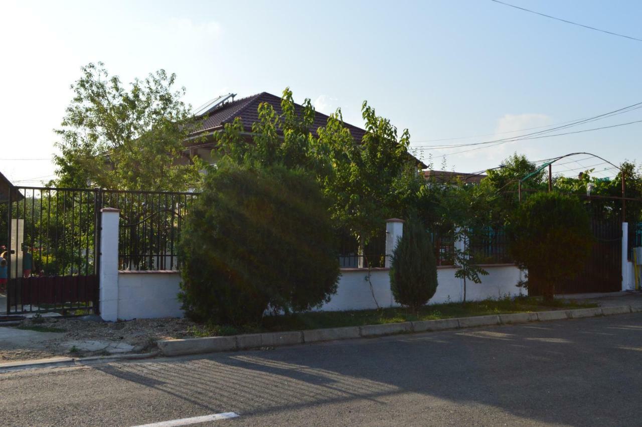 Casa Gia Hotel Костинещи Екстериор снимка