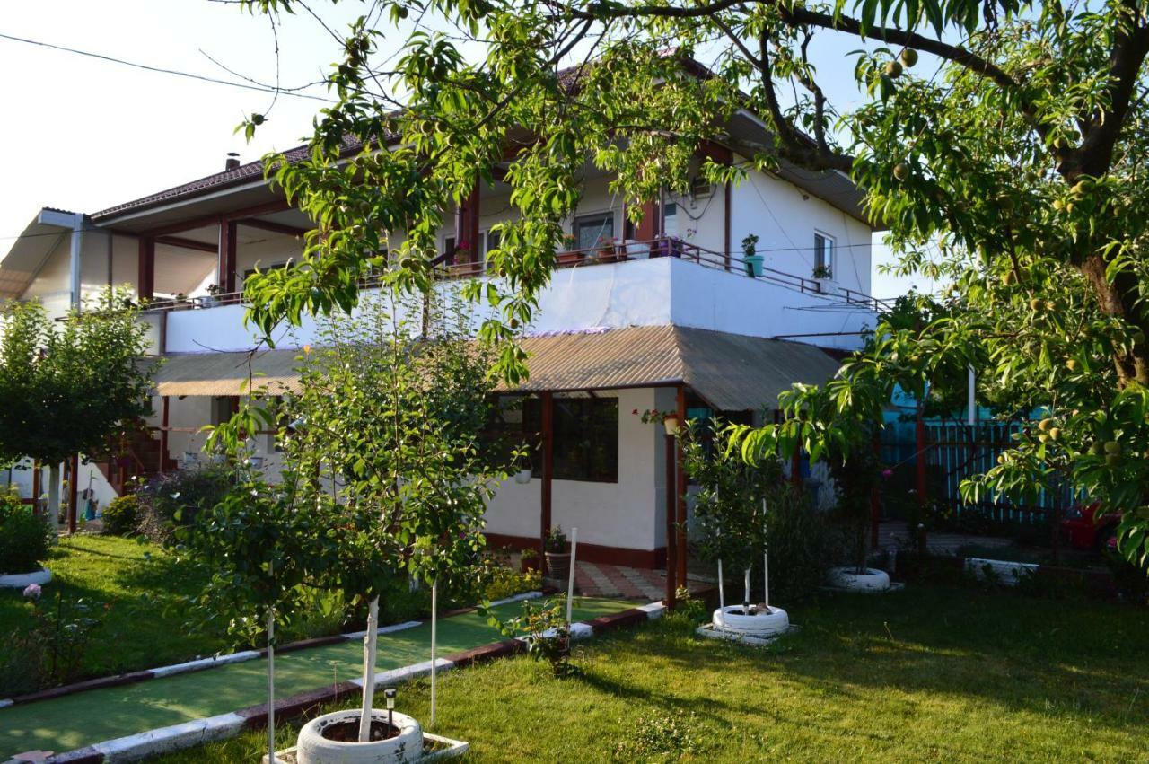 Casa Gia Hotel Костинещи Екстериор снимка