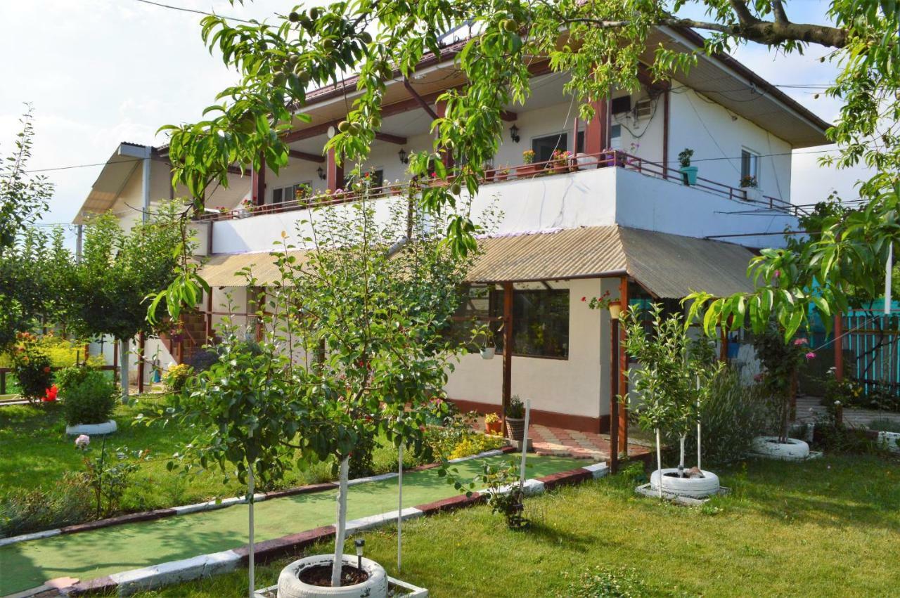 Casa Gia Hotel Костинещи Екстериор снимка