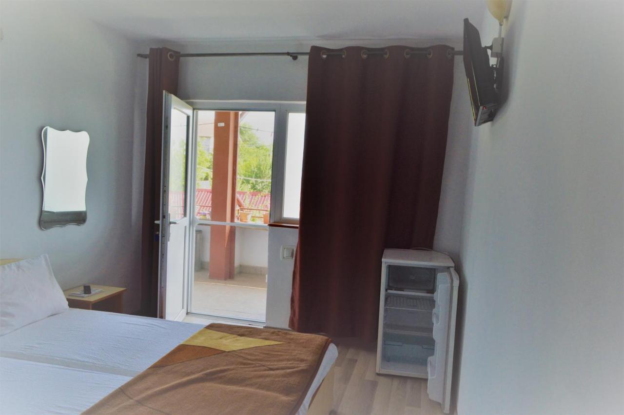 Casa Gia Hotel Костинещи Екстериор снимка