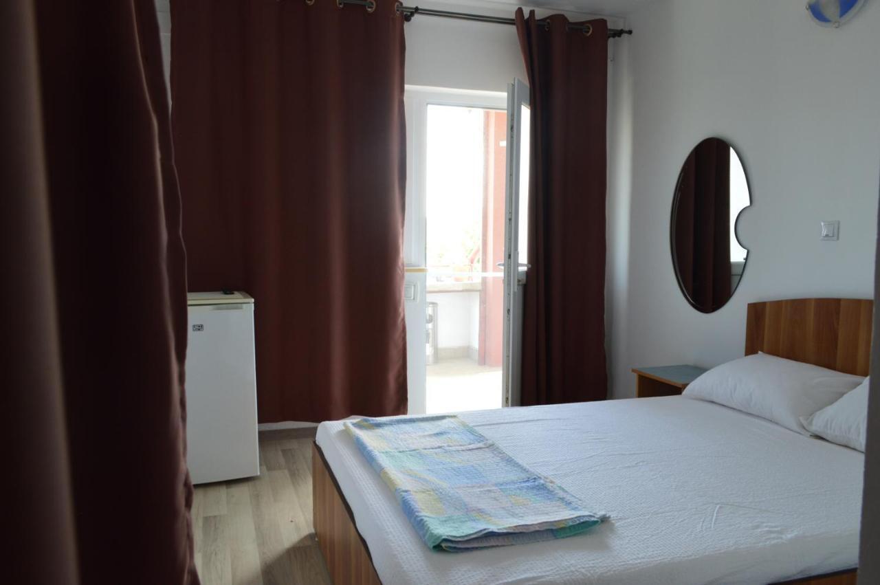 Casa Gia Hotel Костинещи Екстериор снимка